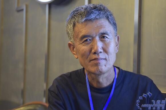 專訪董詩(shī)范：詩(shī)意人生，飛者典范