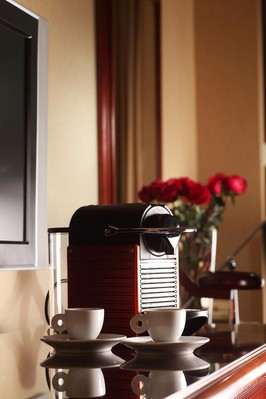 Nespresso®咖啡機(jī) -- 全新升級的行政客房均提供Nespresso® 咖啡機(jī)及附贈不同口味的咖啡膠囊、進(jìn)口精選茶包讓旅客盡享便捷、舒適的私人空間。