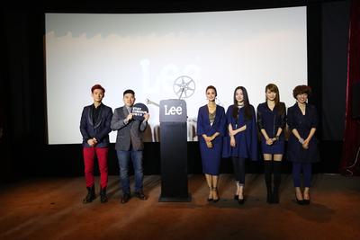 圖片1 Lee《好奇不滅》微電影發(fā)布會新聞?wù)掌?發(fā)布現(xiàn)場主創(chuàng)人員合照(1) (何昊文、葉念琛、張歆藝、盛朗熙、連詩雅、雷琛瑜)
